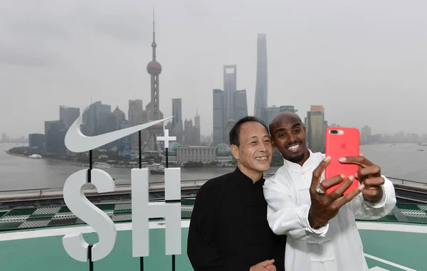British Olympic Távolság Fut Bajnok Farah Jobb Pózok Selfies Mestere — Stock Fotó
