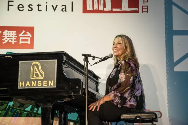 Cantante Estadounidense Rickie Lee Jones Actúa Durante Zhujiajiao Water Village — Foto de Stock