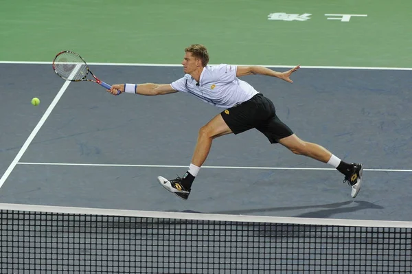 Der Südafrikaner Kevin Anderson Gibt Dem Franzosen Gael Monfils Seinem — Stockfoto