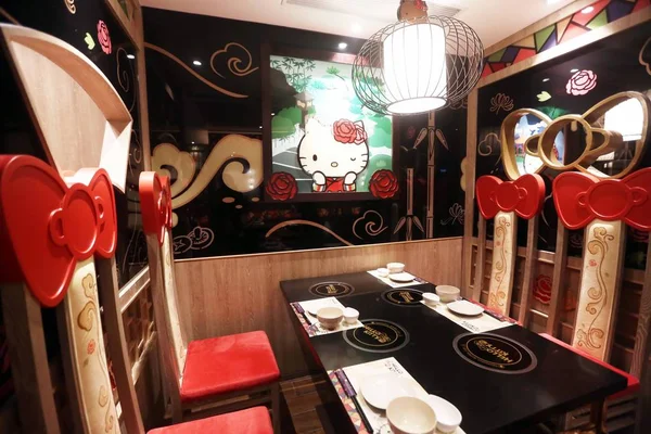 Belső Nézet Egy Doboz Hello Kitty Hot Pot Étterem Shanghai — Stock Fotó