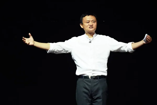 Джек Юнь Председатель Alibaba Group Выступают Вычислительной Конференции 2016 Года — стоковое фото