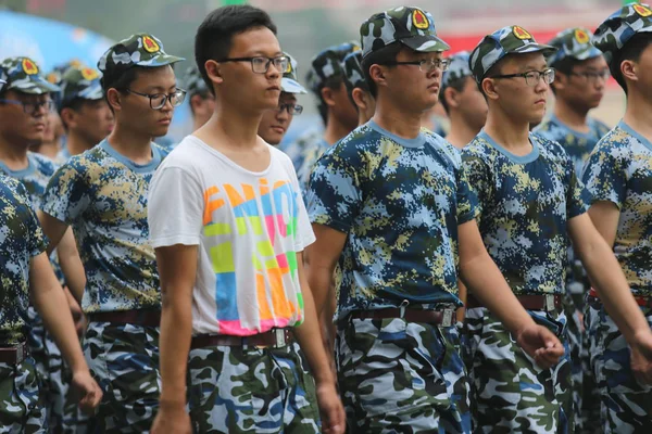 Chinesische Erstsemester Nehmen Einem Militärischen Training Einer Universität Der Stadt — Stockfoto