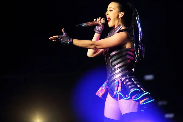 Αμερικανίδα Τραγουδίστρια Katy Perry Εκτελεί Guangzhou Συναυλία Από Την Πρισματική — Φωτογραφία Αρχείου