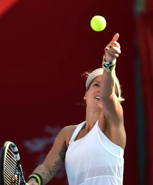 Bethanie Mattek Sands Des États Unis Sert Contre Caroline Garcia — Photo