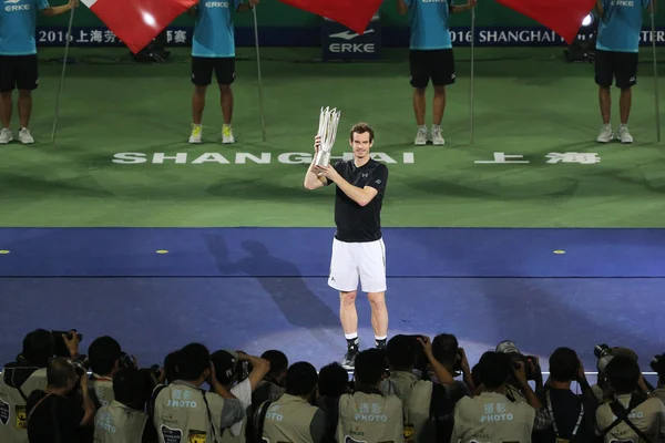 Andy Murray Gran Bretaña Sostiene Trofeo Campeón Después Derrotar Roberto —  Fotos de Stock