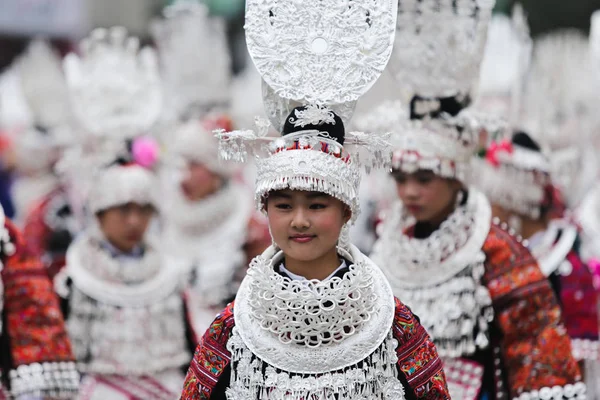 먀오족 민족의 입고도 퍼레이드 2016 Guizhou Jianhe Yang Asha Jianhe — 스톡 사진
