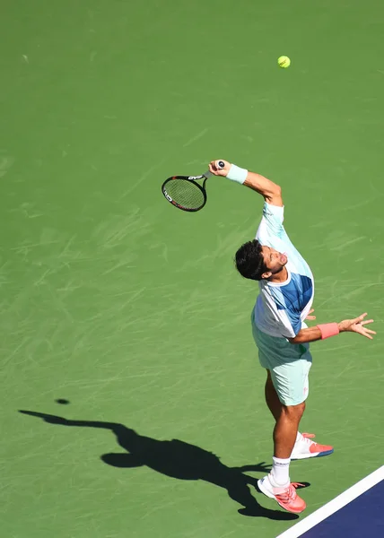 Fernando Verdasco Espanha Serve Contra Lucas Pouille França Sua Primeira — Fotografia de Stock