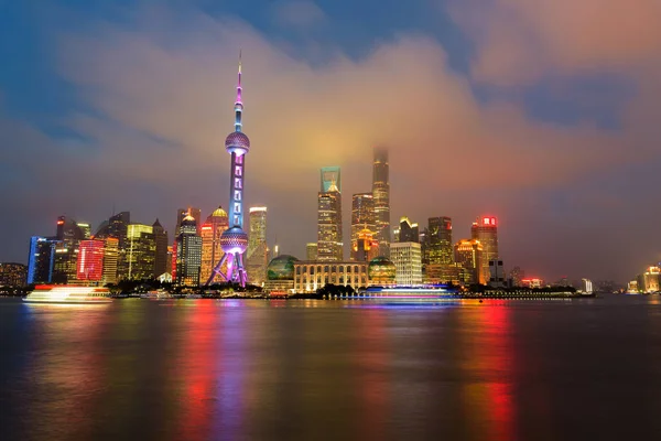 Éjszakai Kilátás Huangpu Folyóra Lujiazui Pénzügyi Negyed Oriental Pearl Torony — Stock Fotó