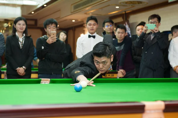 Snooker room Stock Photos, Royalty Free Snooker room Images | Depositphotos