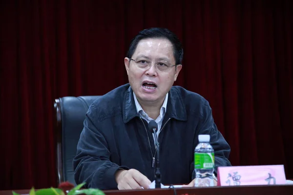 Тан Время Вице Губернатор Провинции Хайнань Выступает Конференции Городе Хайкоу — стоковое фото