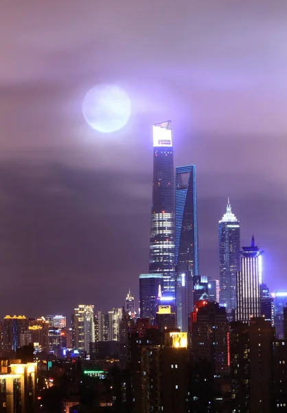 Volle Maan Stijgt Toren Van Shanghai Hoogste Het Shanghai World — Stockfoto
