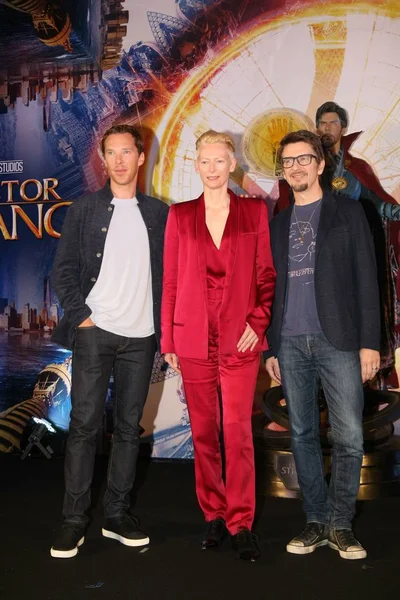 Right British Actor Benedict Cumberbatch Actress Tilda Swinton American Film — Stock Photo, Image