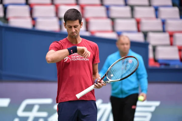 Tenista Serbio Novak Djokovic Participa Una Sesión Entrenamiento Durante Torneo — Foto de Stock