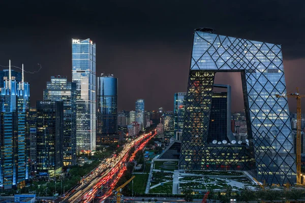 Vista Notturna Del Cbd Central Business District Con Torre Cctv — Foto Stock