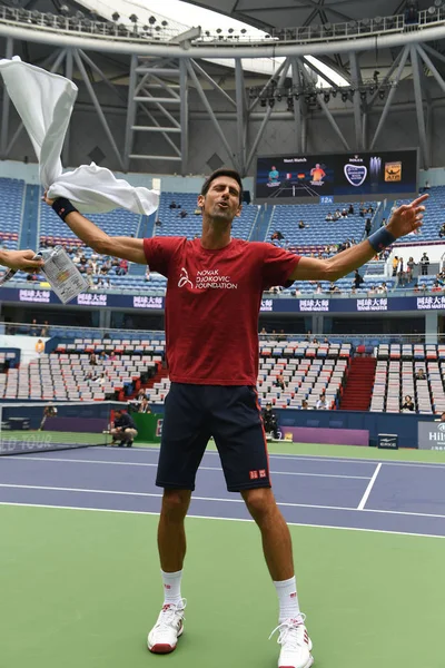 Tenista Serbio Novak Djokovic Participa Una Sesión Entrenamiento Durante Torneo — Foto de Stock