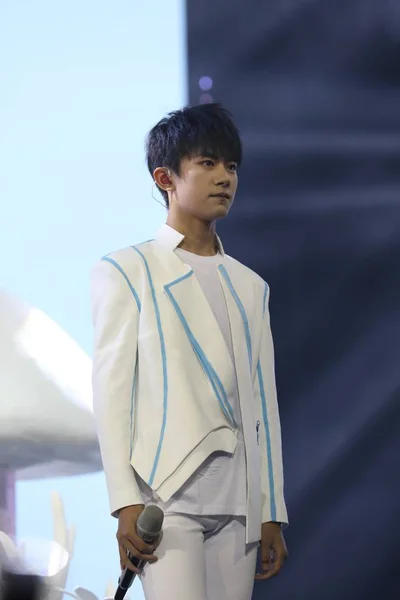 Jackson Yangqianxi Del Grupo Chino Tfboys Realiza Durante Una Gala — Foto de Stock