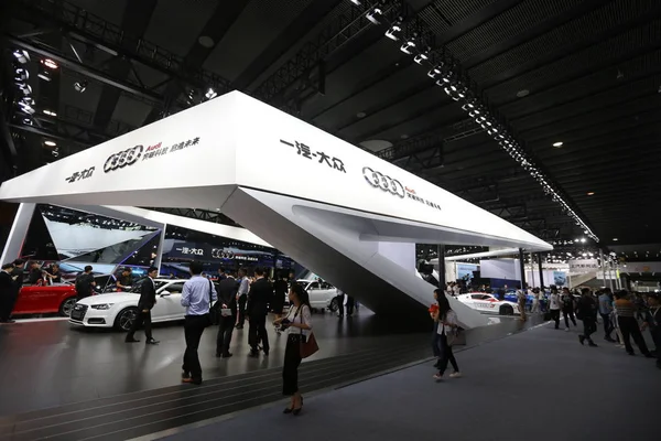 People Visit Stand Audi 14Th China Guangzhou International Automobile Exhibition — Stock Photo, Image