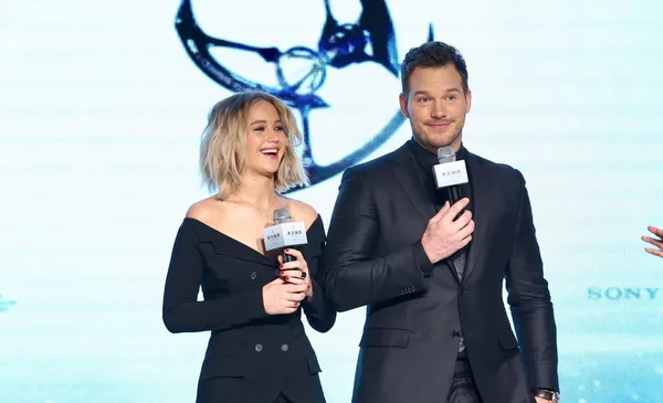 American Actress Jennifer Lawrence Left Actor Chris Pratt Attend Press — Stock Photo, Image