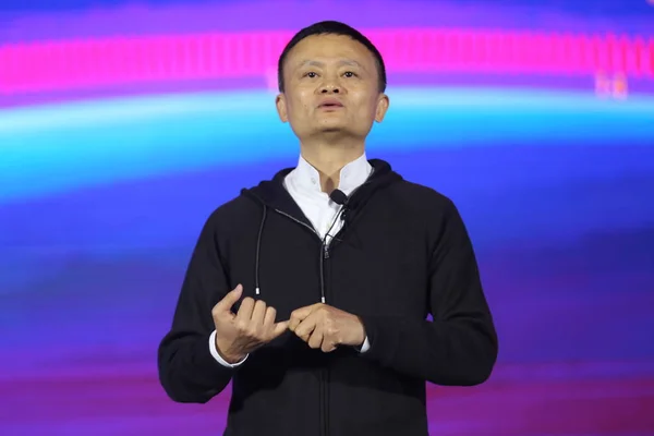 Jack Yun Président Alibaba Group Prononce Discours Devant Écran Électronique — Photo