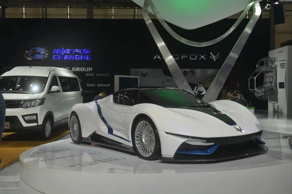 2016年11月18日 在中国南方广东省广州市举行的第14届中国 国际汽车展览会 广州车展2016 期间展出了巴奇集团的一辆 Arcfox 电动概念车 — 图库照片