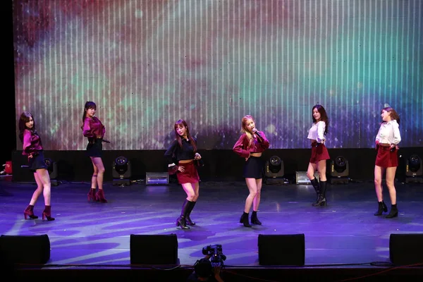 Membros Girl Group Sul Coreano Apink Apresentam Durante Seu Show — Fotografia de Stock