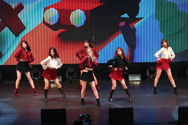 Membros Girl Group Sul Coreano Apink Apresentam Durante Seu Show — Fotografia de Stock