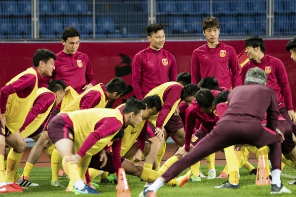 Spieler Der Chinesischen Männer Fußballnationalmannschaft Üben Während Einer Trainingseinheit Für — Stockfoto