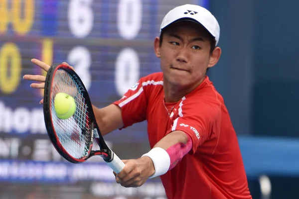 Nishioka Japonii Yoshihito Zwraca Strzał Thomas Fabbiano Włoch Pierwszym Meczu — Zdjęcie stockowe