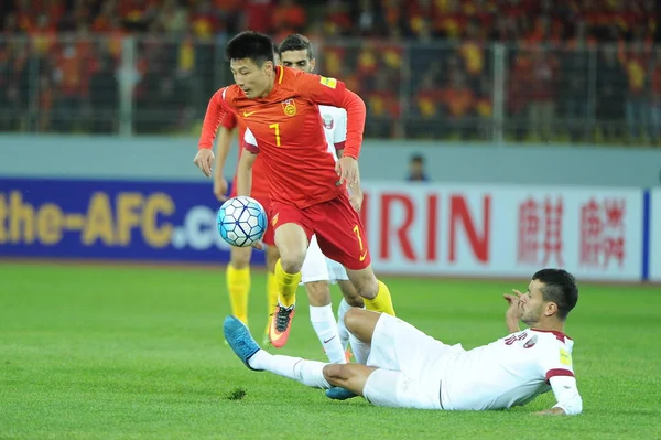 Lei China Izquierda Desafía Jugador Qatar Partido Ronda Del Grupo —  Fotos de Stock