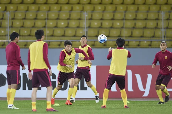 Παίκτες Της Ομάδας Ποδοσφαίρου Της Κινεζικής Εθνικής Ανδρών Ασκούν Κατά — Φωτογραφία Αρχείου