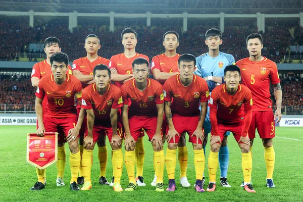 Lei Van China Daagt Links Een Speler Van Qatar Hun — Stockfoto