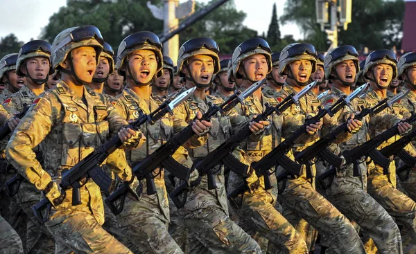 Soldados Chineses Pta Exército Libertação Popular Marcham Pelo Rostro Tian — Fotografia de Stock