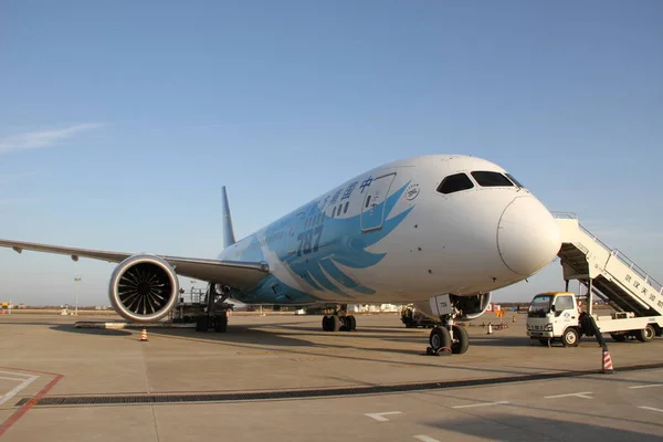 Jato Passageiros Boeing 787 China Southern Airlines Está Estacionado Aeroporto — Fotografia de Stock