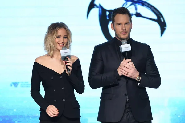 Abd Aktris Jennifer Lawrence Sol Aktör Chris Pratt Katılmak Onların — Stok fotoğraf