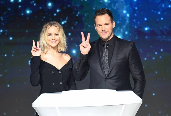 Americká Herečka Jennifer Lawrence Vlevo Herec Chris Pratt Zúčastní Tiskové — Stock fotografie