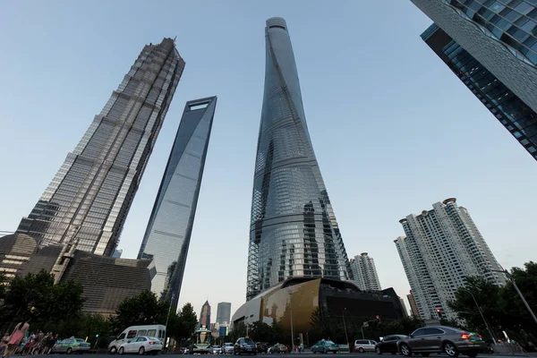 Robak Oko Widok Lewej Shanghaj Tower Shanghai World Financial Center — Zdjęcie stockowe