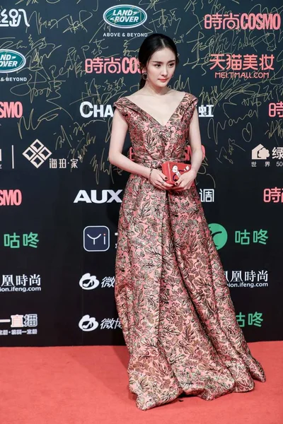 Chinese Actress Yang Arrives Red Carpet 2016 Cosmopolitan Beauty Awards — Stock Photo, Image