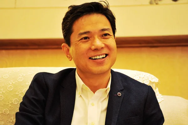 Robin Yanhong Presidente Ceo Baidu Asiste Una Ceremonia Firma Cooperación —  Fotos de Stock