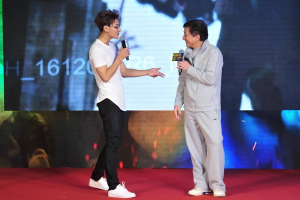 Χονγκ Κονγκ Kungfu Σταρ Jackie Chan Δεξιά Και Κινεζικό Τραγουδιστή — Φωτογραφία Αρχείου