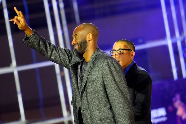 Kobe Bryant Estrella Jubilada Nba Posa Una Reunión Fans Ciudad —  Fotos de Stock