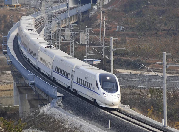 Crh China Railway High Speed Kula Tåget Färdas Den Qingrong — Stockfoto