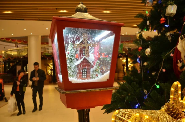 Uma Lâmpada Estilo Natal Exibida Shopping Center Cidade Dongguan Província — Fotografia de Stock