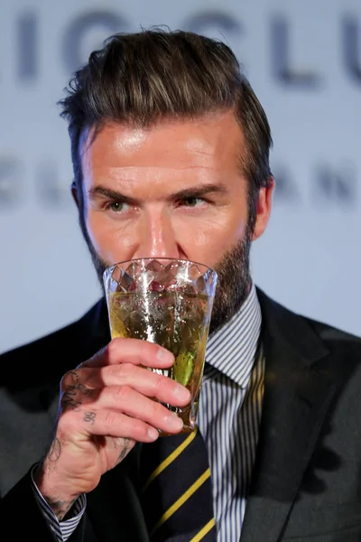 Bintang Sepak Bola Inggris David Beckham Minum Konferensi Pers Untuk — Stok Foto