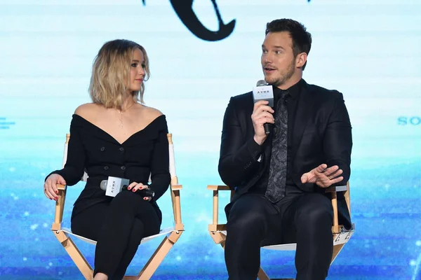 Actrice Jennifer Lawrence Links Acteur Chris Pratt Wonen Een Persconferentie — Stockfoto