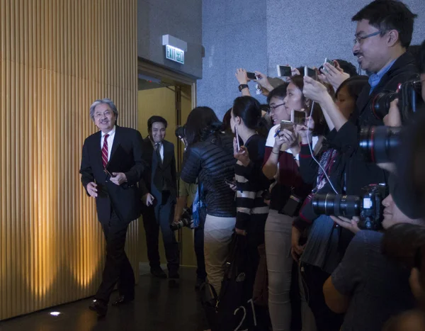 Hong Kong Mali Sekreteri John Tsang Chun Wah Sol Bir — Stok fotoğraf