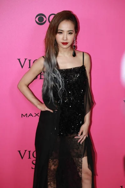 Tayvanlı Şarkıcı Jolin Tsai 2016 Victoria Secret Fashion Show Paris — Stok fotoğraf