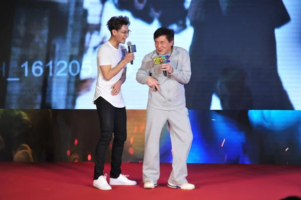 Χονγκ Κονγκ Kungfu Σταρ Jackie Chan Δεξιά Και Κινεζικό Τραγουδιστή — Φωτογραφία Αρχείου