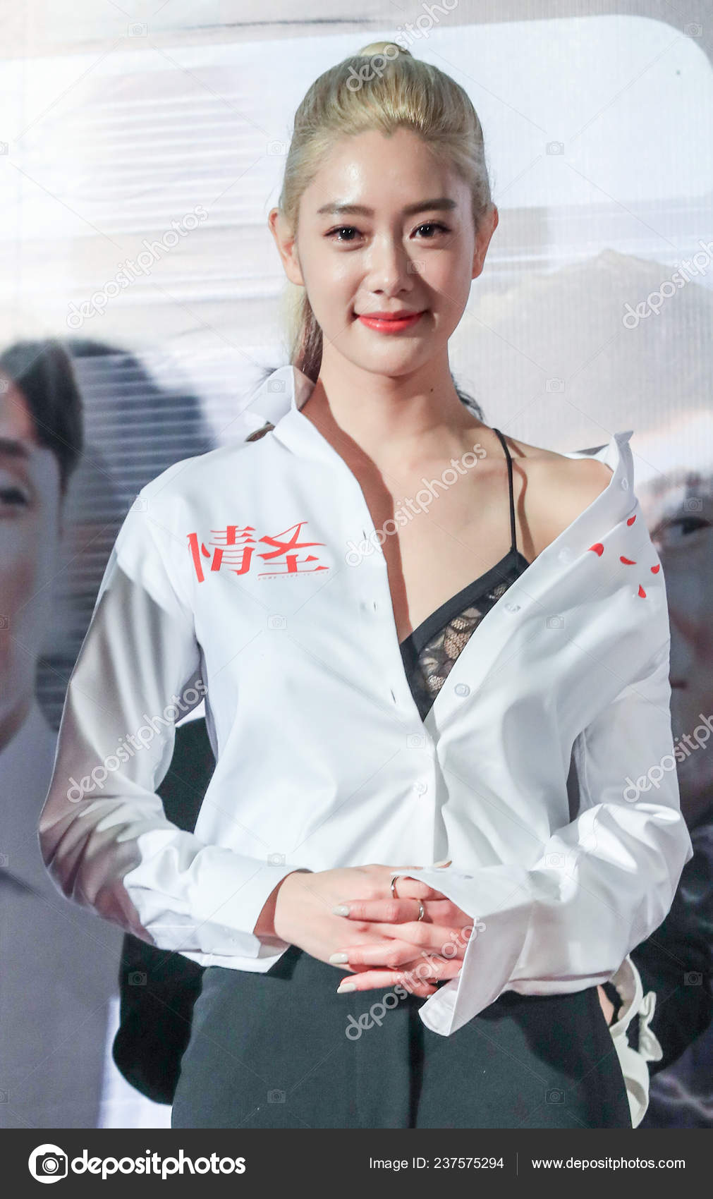 韓国女優　クララ 