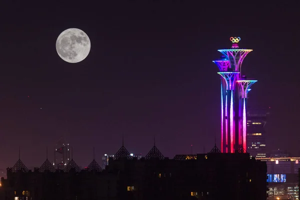 Widok Supermoon Nad Wieży Olympic Beijing Pekin China Listopada 2016 — Zdjęcie stockowe