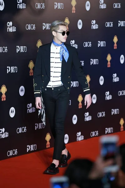 Chanteur Chinois Chris Yifan Arrive Sur Tapis Rouge Pour 10E — Photo